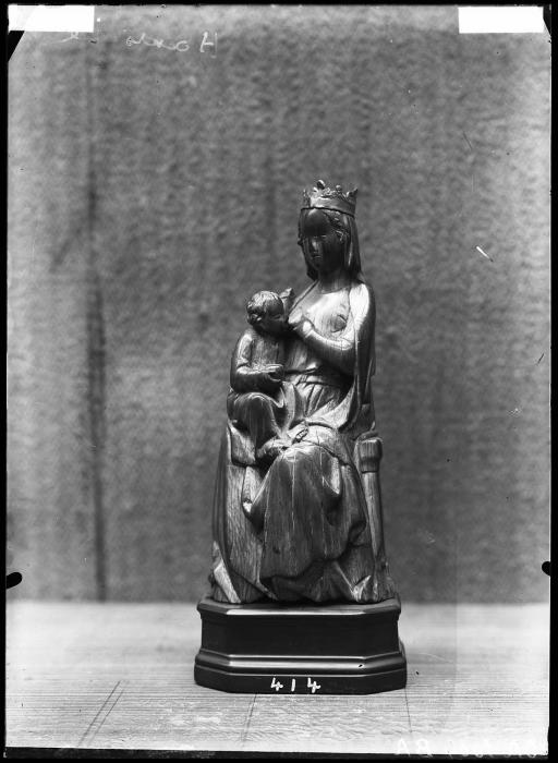 Statuette (Front)