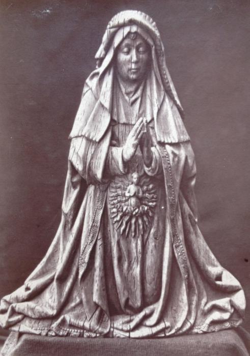 Statuette (Front)