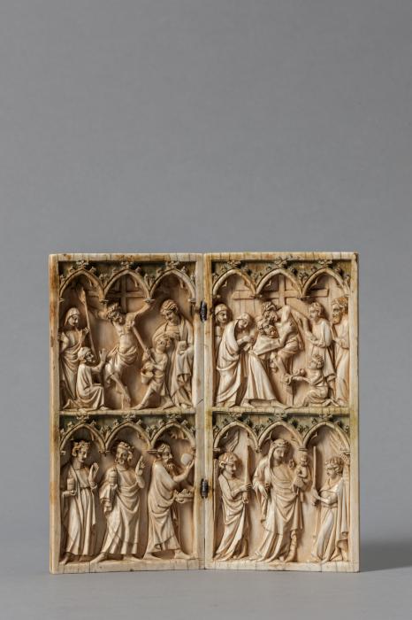 Diptych, 2 registers, 3 arches across (frise d'arcatures) (Front)