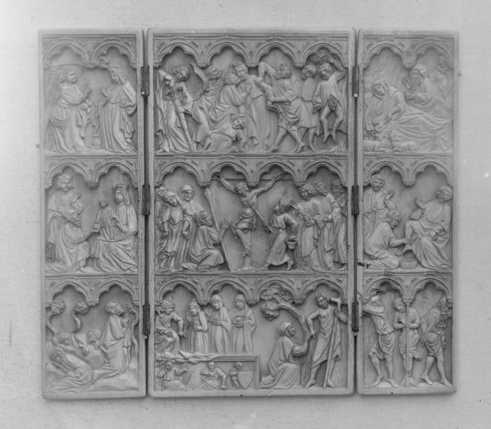 Triptych, 2 registers, 2 and 4 arches across (frise d'arcatures) (Front)