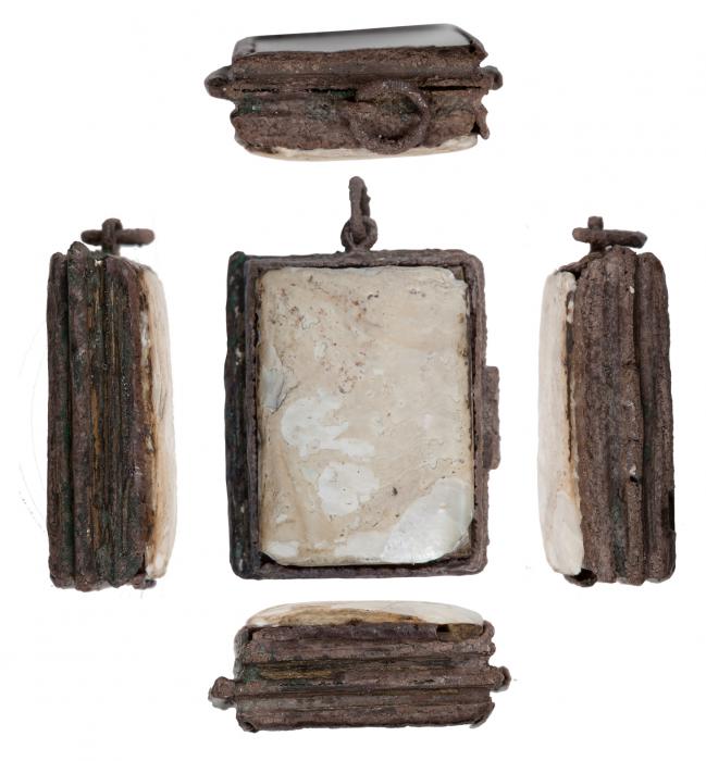 Pendant, 1 register (Multiple views)