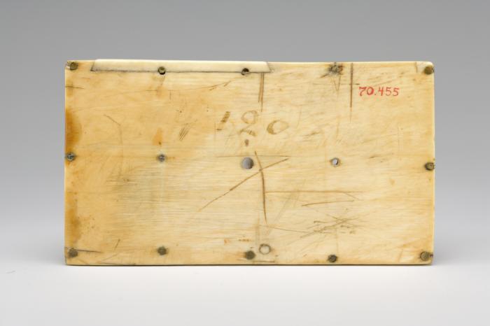 Lid (fragment of a casket), 6 arches across (coffret; frise d'arcatures) (Back)