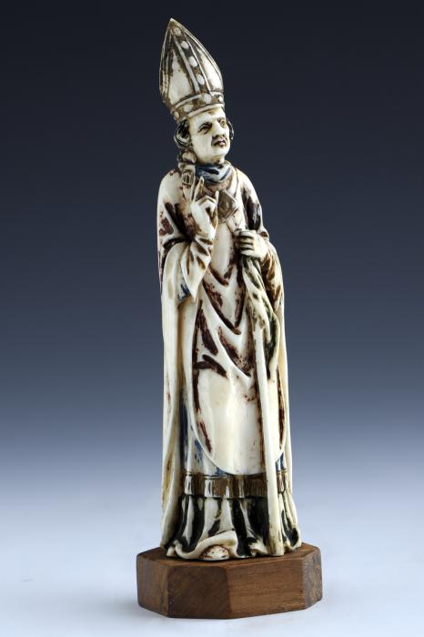 Statuette (Front)