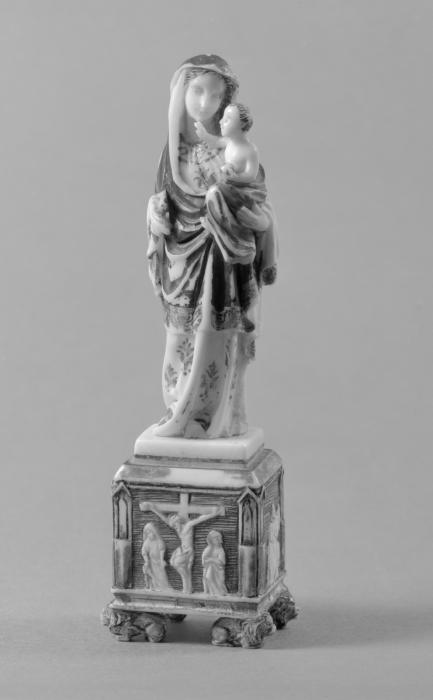 Statuette (Front)