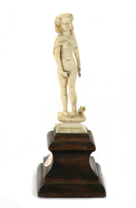 Statuette (Front)