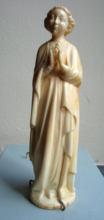 Statuette (Front)