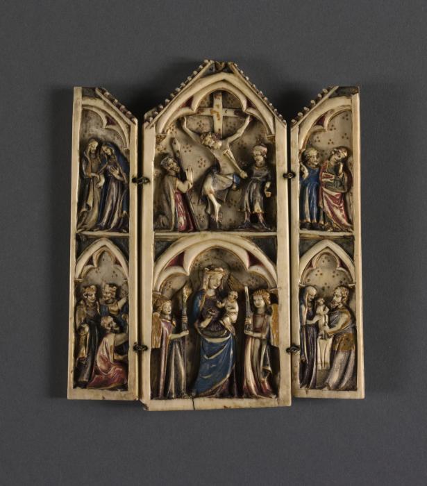 Gabled triptych, 2 registers, 1 arch across (Front)