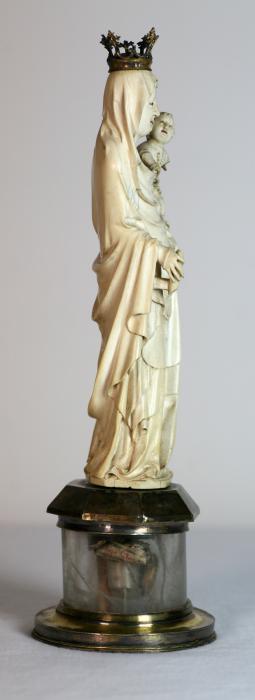 Statuette (Side)