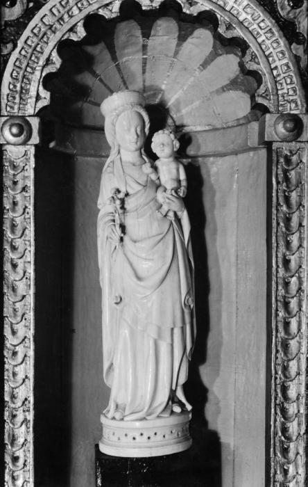 Statuette (Front)