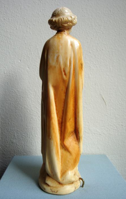 Statuette (Back)