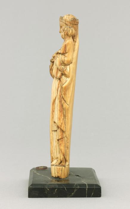 Statuette (Side)