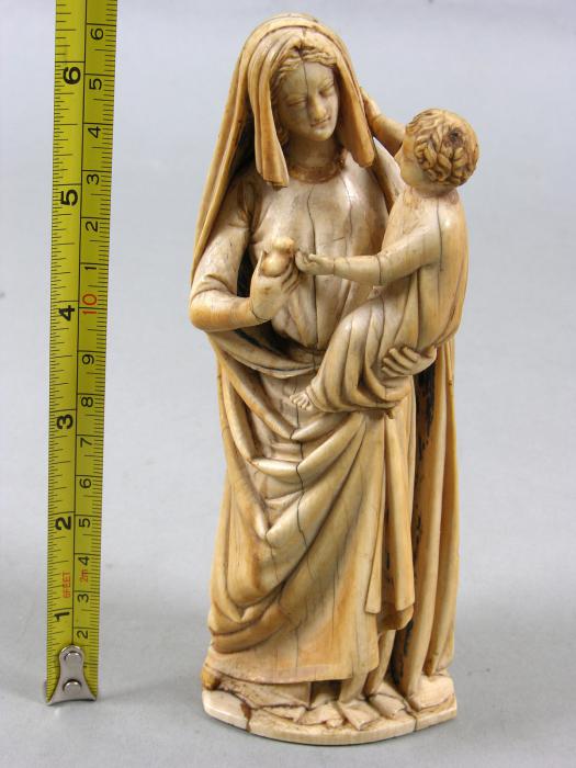 Statuette (Front)