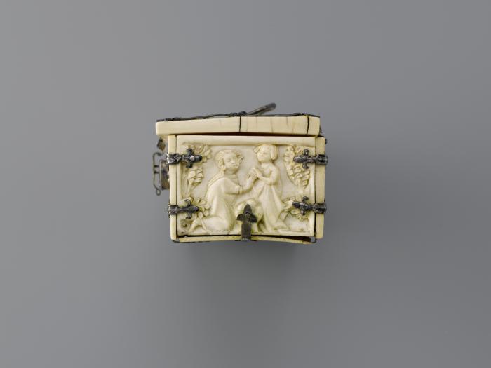 Casket with arches (coffret; frise d'arcatures; colonnettes) (End, right)