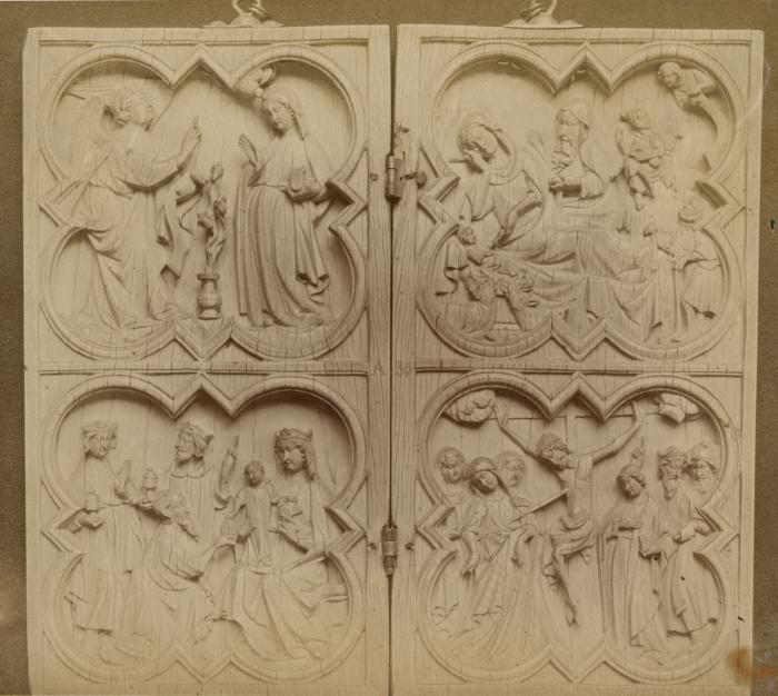 Diptych, 2 registers, with quatrefoils (quatre-feuilles) (Front)