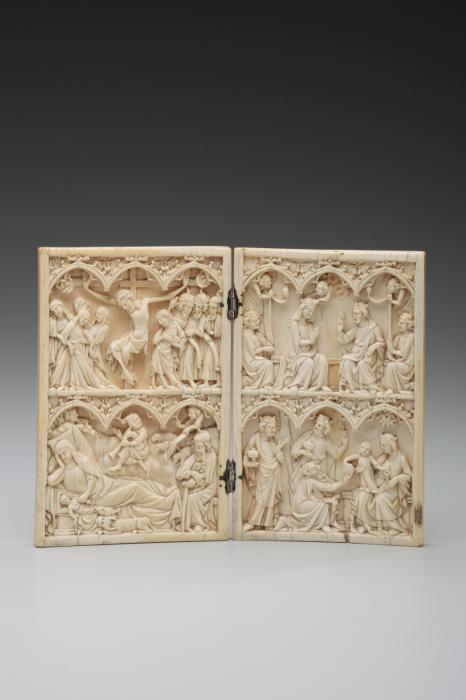 Diptych, 2 registers, 3 arches across (frise d'arcatures) (Front)