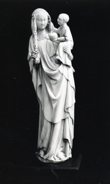 Statuette (Front)