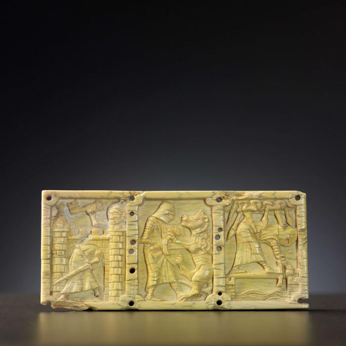 Back panel (fragment of a casket), 1 register, 3 scenes across (coffret) (Front)