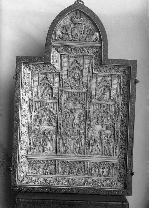 Gabled composite panel (possibly fragment of a triptych or polyptych), 2 registers, 3 arches across (Front)