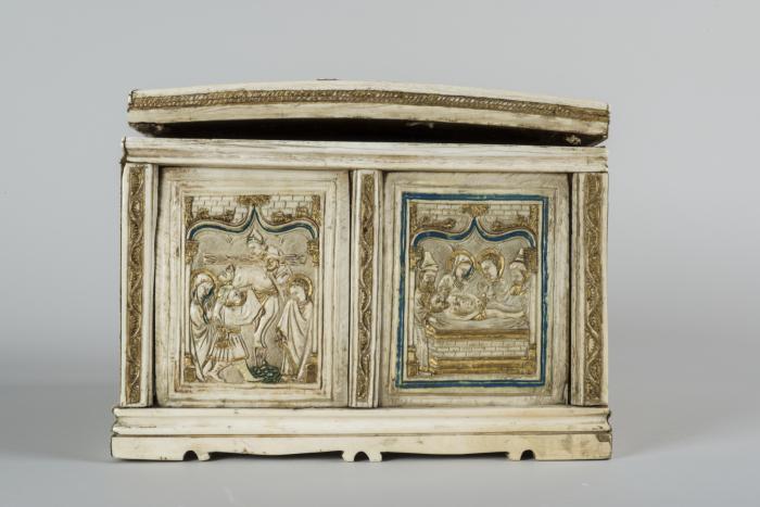 Box, with ogee arches (boîte) (End, right)