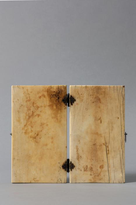 Diptych, 1 register, 1 arch across (plaquettes) (Back)