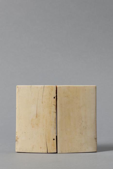 Diptych, 1 register, 1 arch across (plaquettes) (Back)